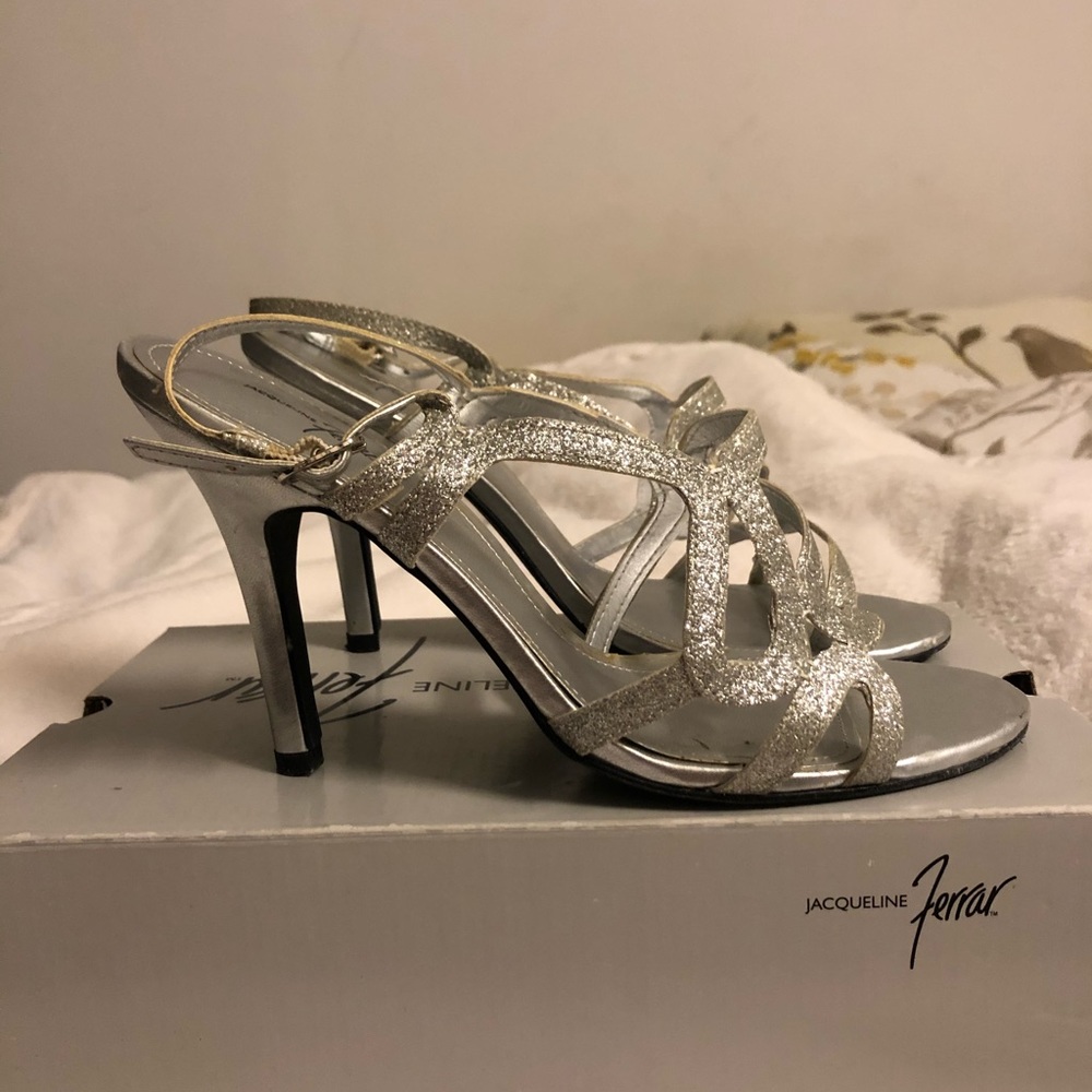 Jacqueline ferrar heels silver size 7
